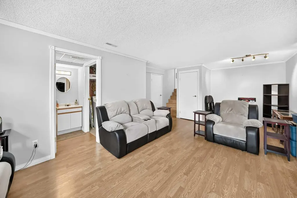 57 San Diego Way NE Calgary AB T1Y 7A5
