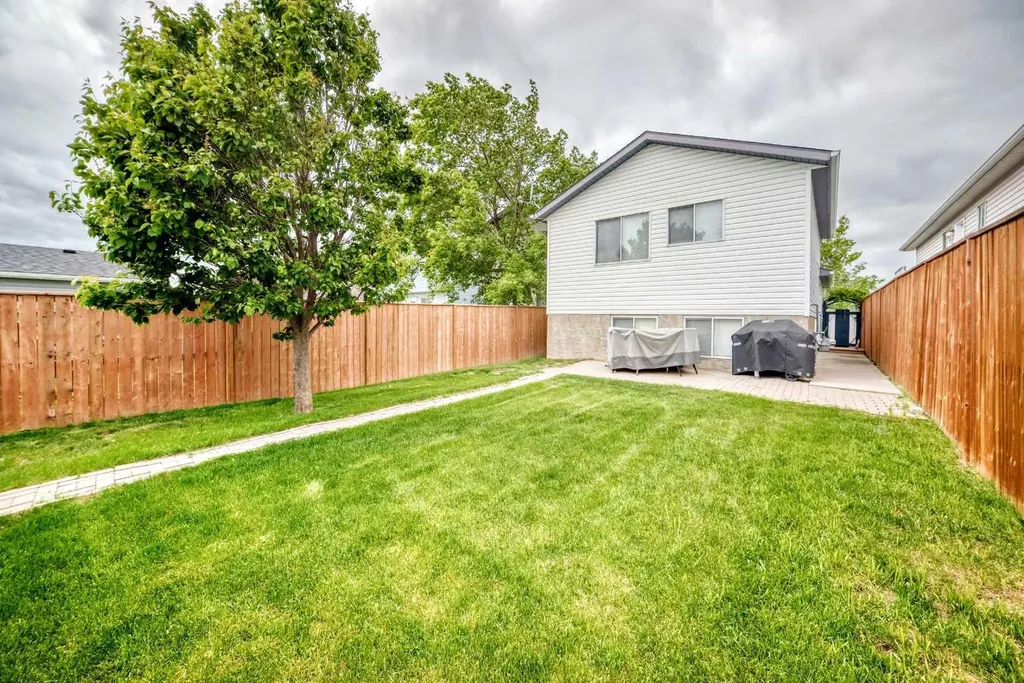 57 San Diego Way NE Calgary AB T1Y 7A5