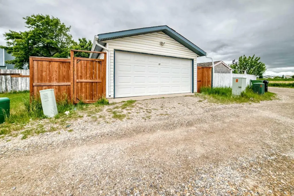 57 San Diego Way NE Calgary AB T1Y 7A5