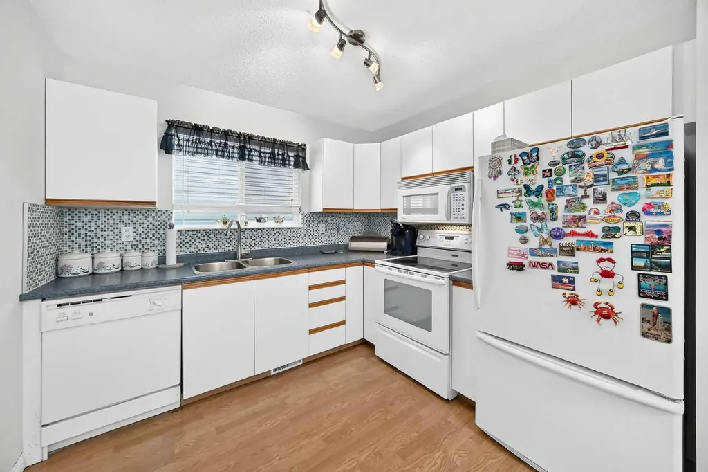 57 San Diego Way NE Calgary AB T1Y 7A5
