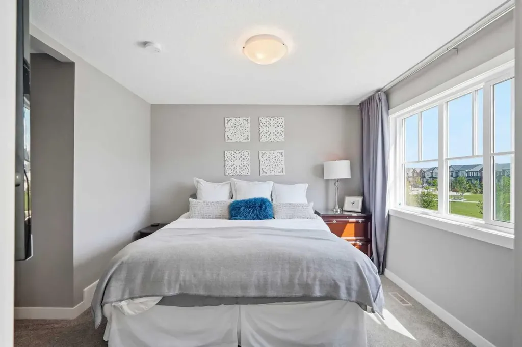 332 Lawthorn Way SE Airdrie AB T4A 3M7