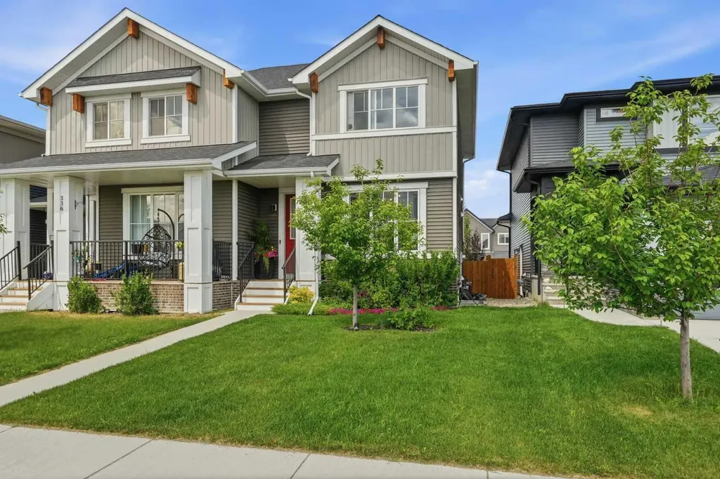 332 Lawthorn Way SE Airdrie AB T4A 3M7
