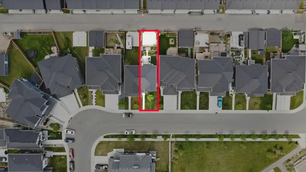 332 Lawthorn Way SE Airdrie AB T4A 3M7