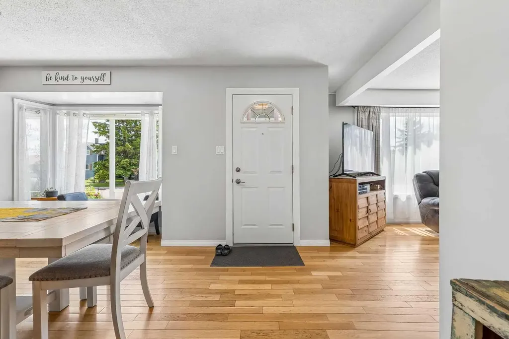 1418 18 Avenue Didsbury AB T0M 0W0