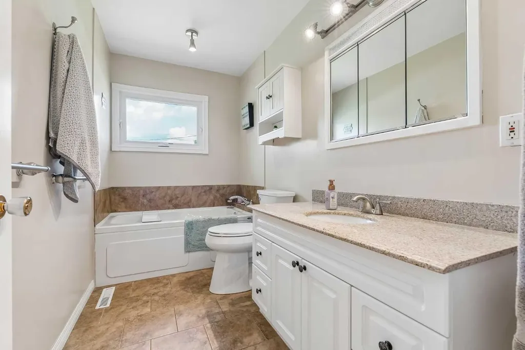 1418 18 Avenue Didsbury AB T0M 0W0