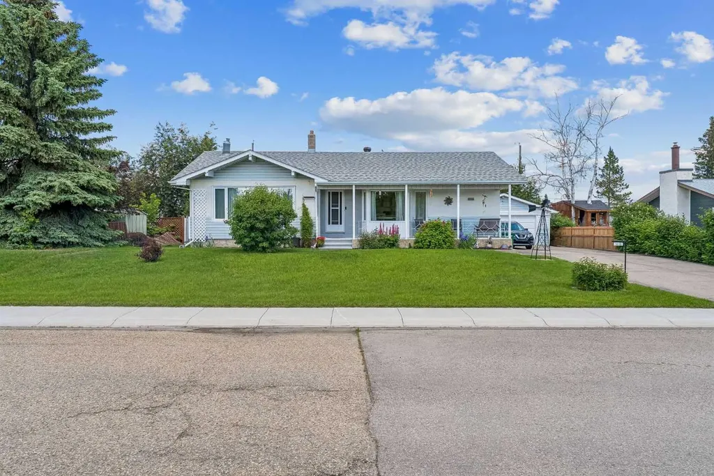 1418 18 Avenue Didsbury AB T0M 0W0