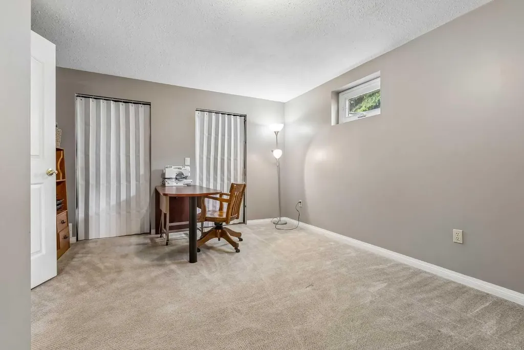 1418 18 Avenue Didsbury AB T0M 0W0