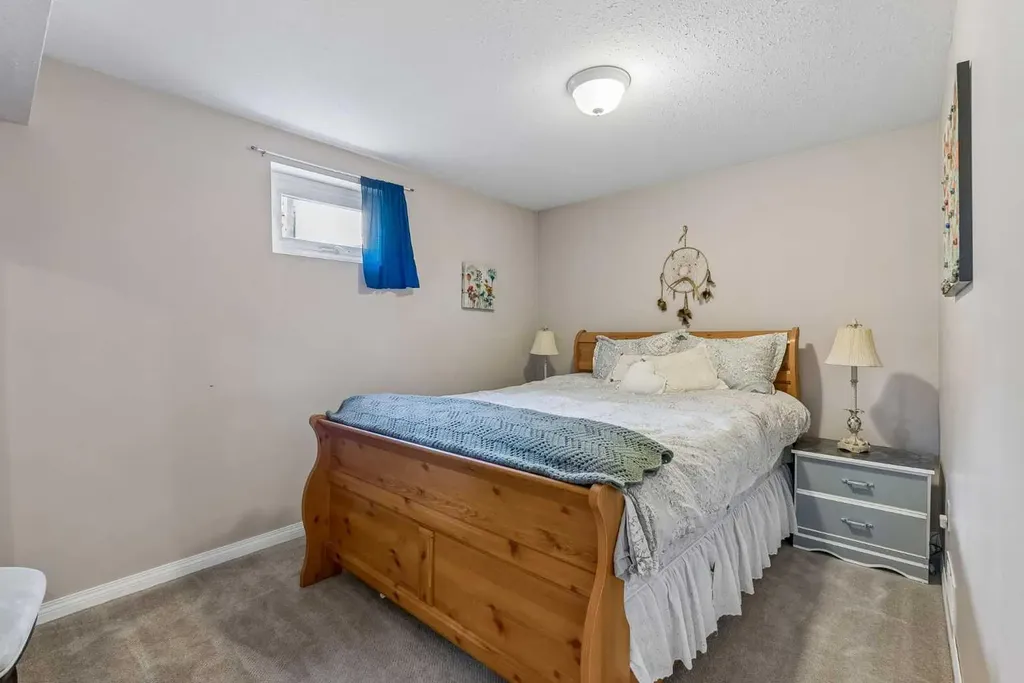 1418 18 Avenue Didsbury AB T0M 0W0