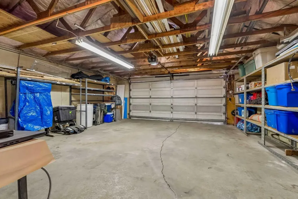 1418 18 Avenue Didsbury AB T0M 0W0