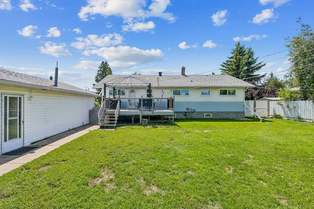 1418 18 Avenue Didsbury AB T0M 0W0