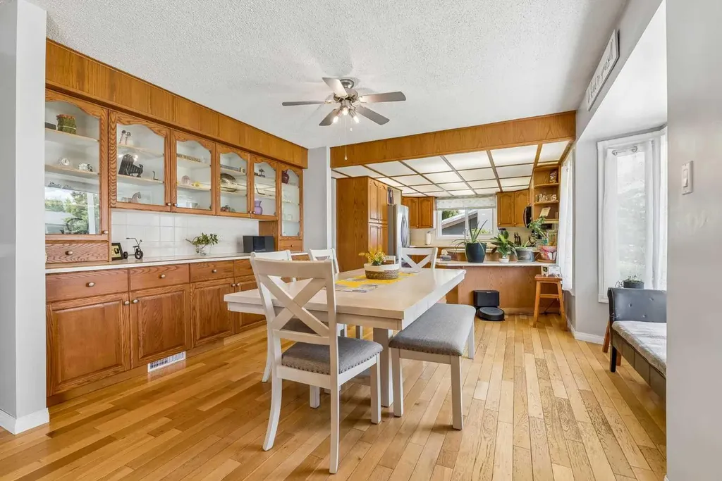1418 18 Avenue Didsbury AB T0M 0W0