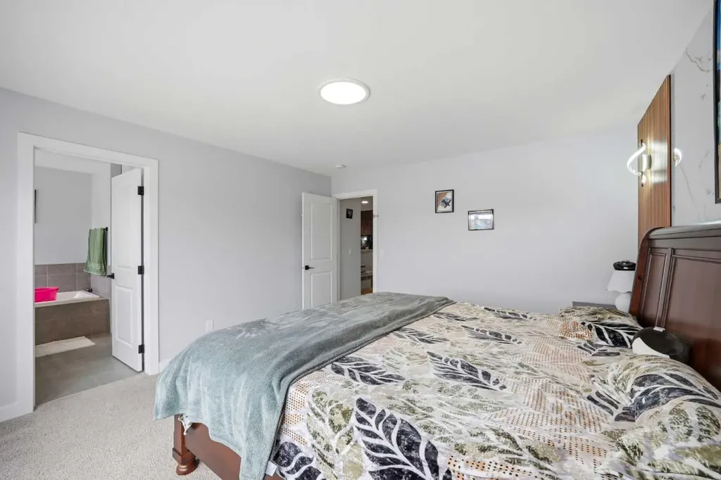241 Homestead Crescent NE Calgary AB T3J 5S4
