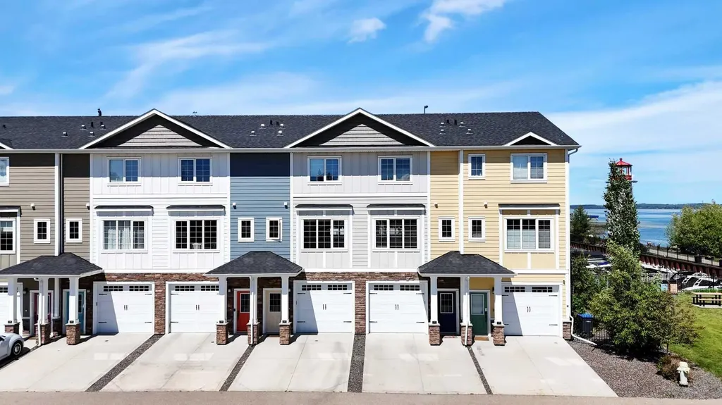 5210 Lakeshore Drive Sylvan Lake AB T4S 0M6