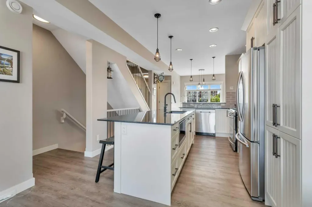 5210 Lakeshore Drive Sylvan Lake AB T4S 0M6