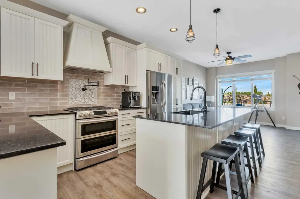 5210 Lakeshore Drive Sylvan Lake AB T4S 0M6