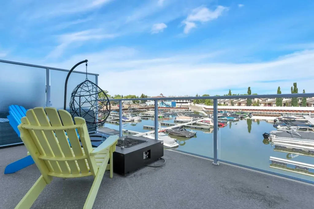 5210 Lakeshore Drive Sylvan Lake AB T4S 0M6