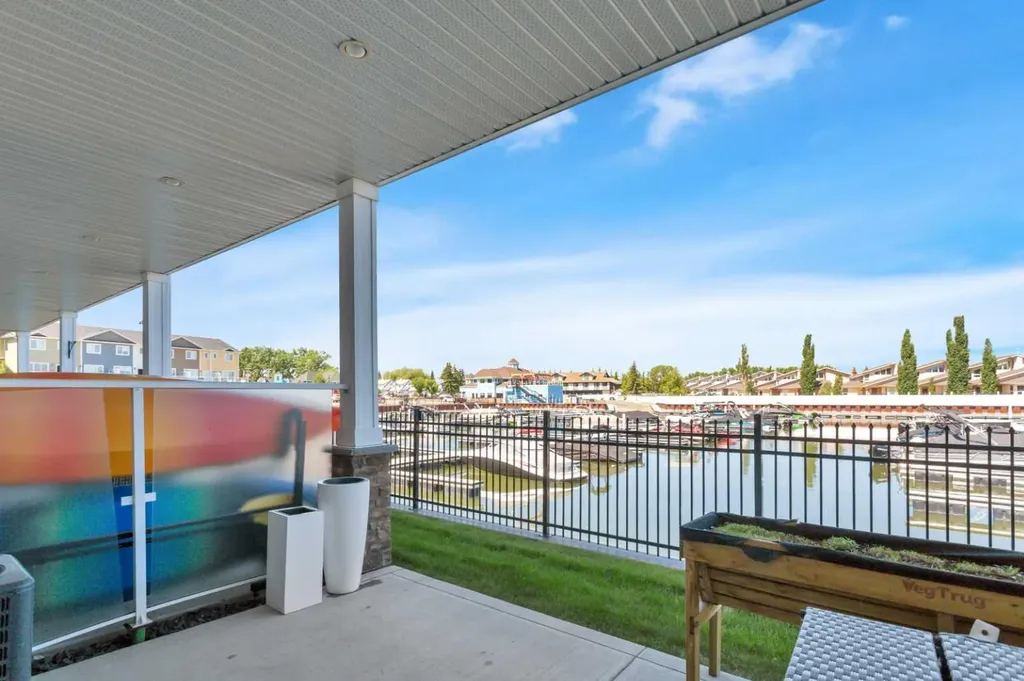 5210 Lakeshore Drive Sylvan Lake AB T4S 0M6