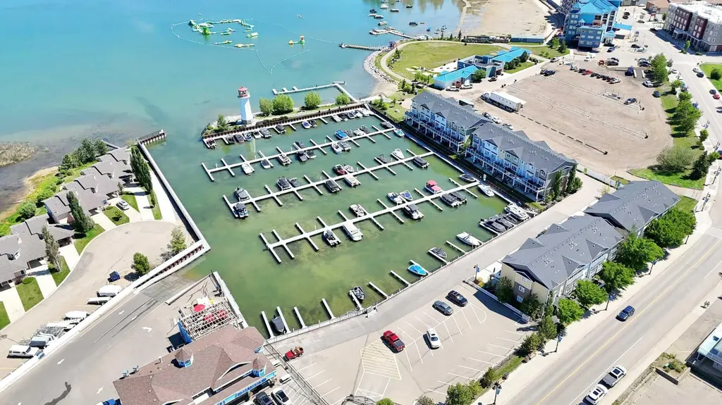 5210 Lakeshore Drive Sylvan Lake AB T4S 0M6