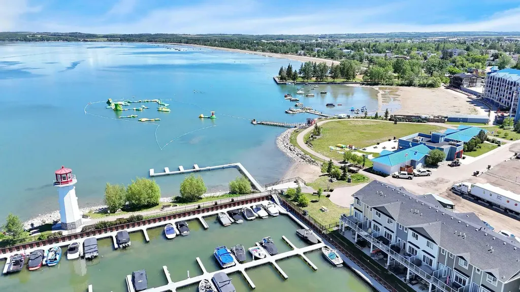 5210 Lakeshore Drive Sylvan Lake AB T4S 0M6