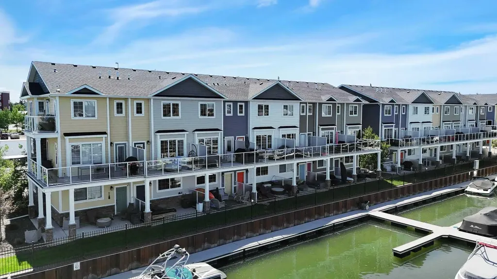 5210 Lakeshore Drive Sylvan Lake AB T4S 0M6