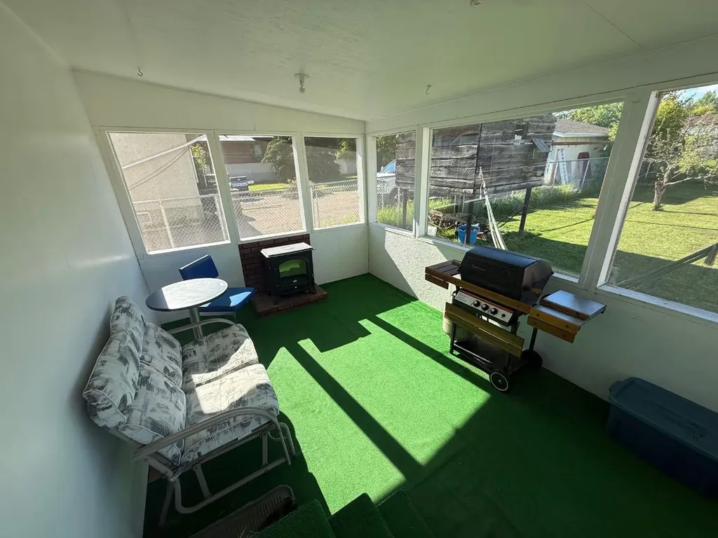 5309 43 Avenue Athabasca AB T9S 1J7