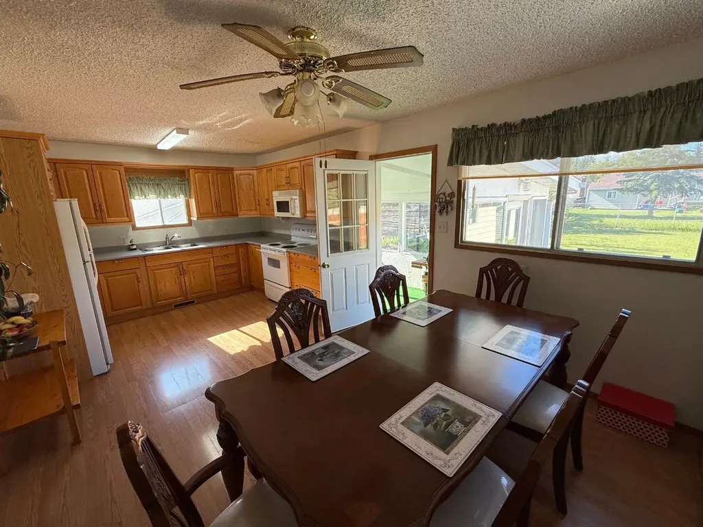 5309 43 Avenue Athabasca AB T9S 1J7