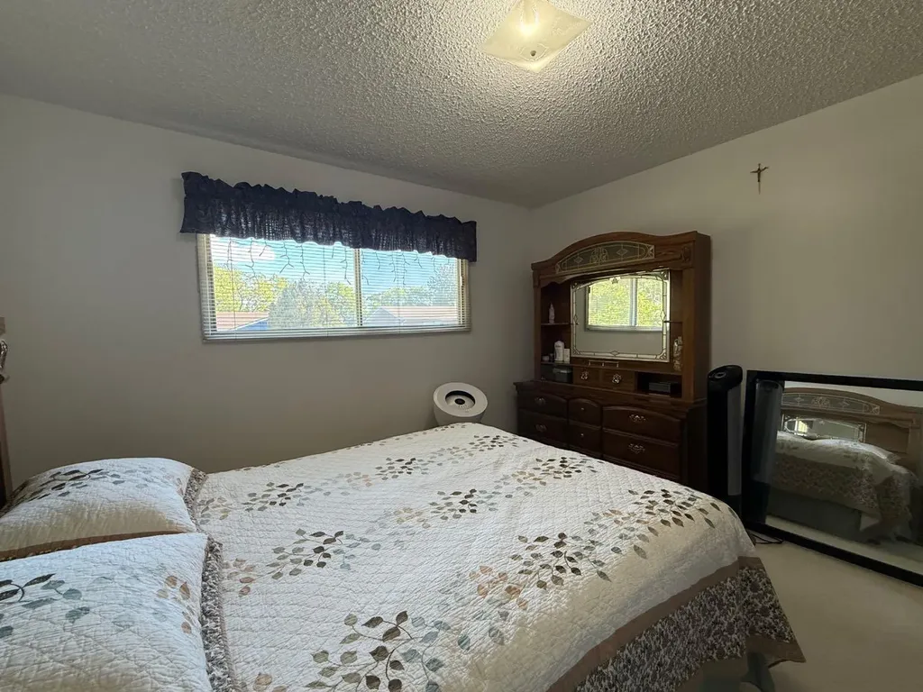 5309 43 Avenue Athabasca AB T9S 1J7