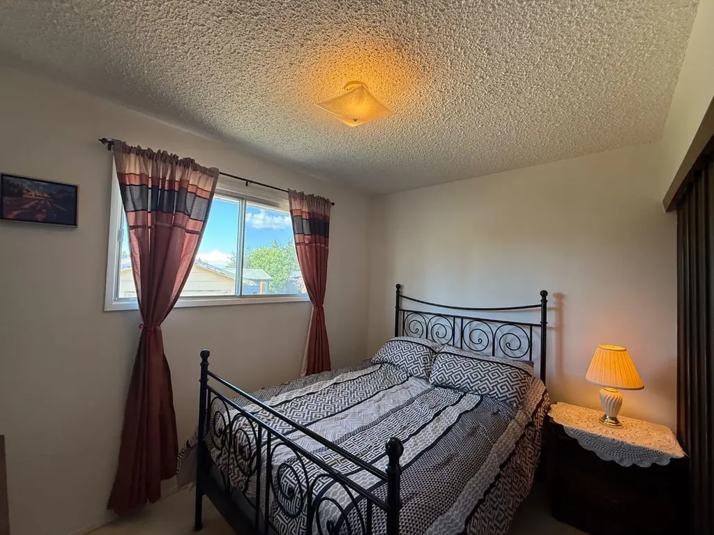 5309 43 Avenue Athabasca AB T9S 1J7
