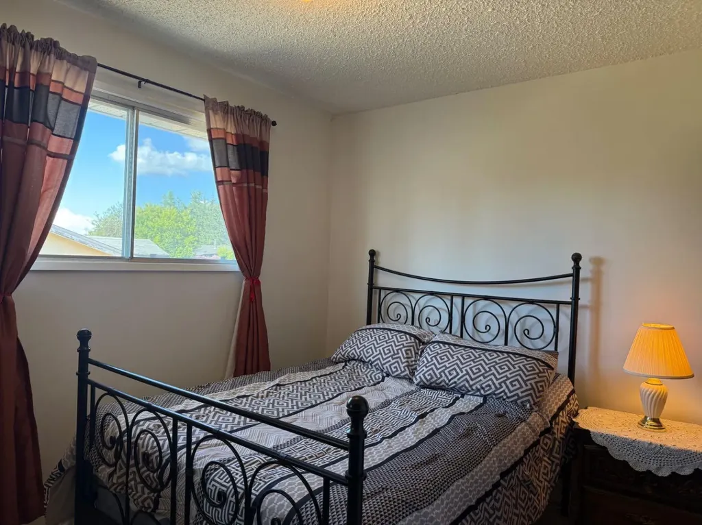 5309 43 Avenue Athabasca AB T9S 1J7