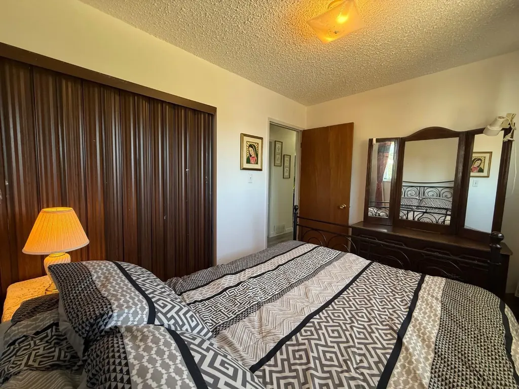 5309 43 Avenue Athabasca AB T9S 1J7
