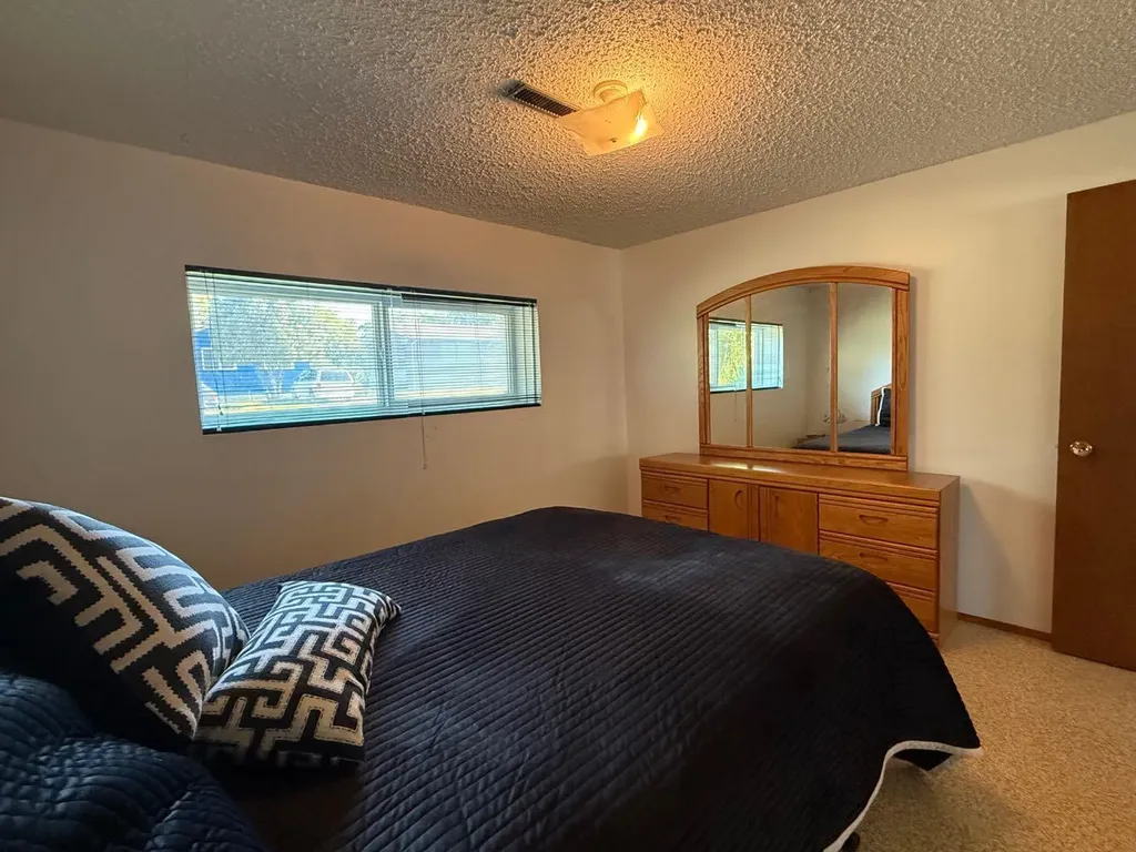5309 43 Avenue Athabasca AB T9S 1J7