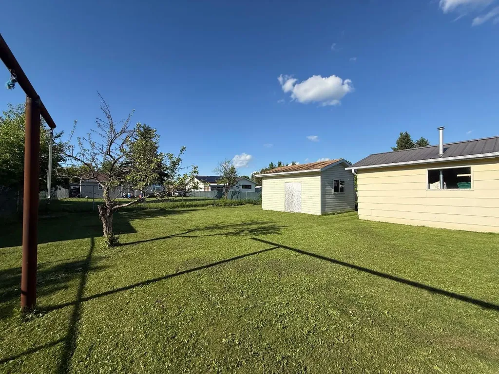 5309 43 Avenue Athabasca AB T9S 1J7