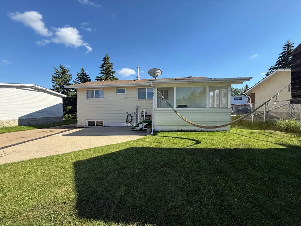 5309 43 Avenue Athabasca AB T9S 1J7