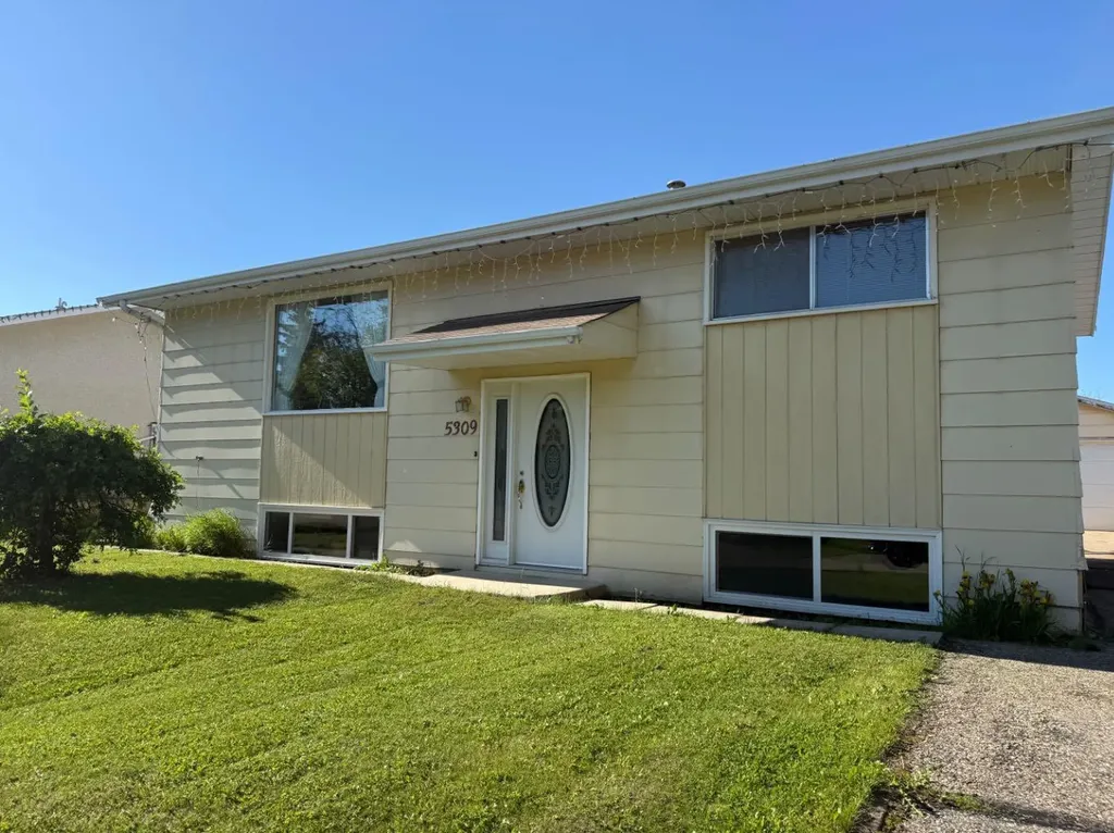 5309 43 Avenue Athabasca AB T9S 1J7