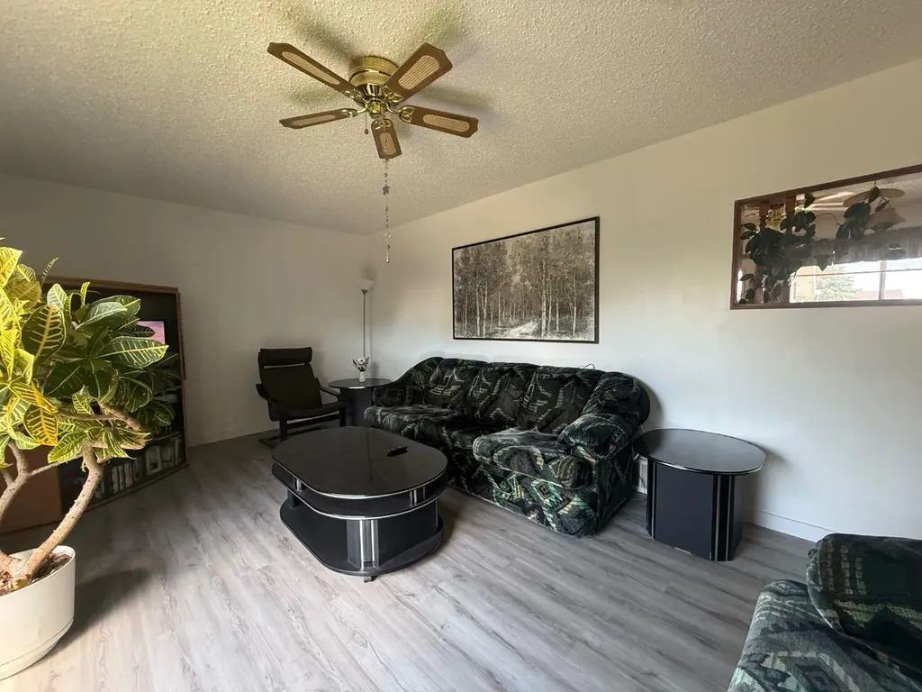 5309 43 Avenue Athabasca AB T9S 1J7