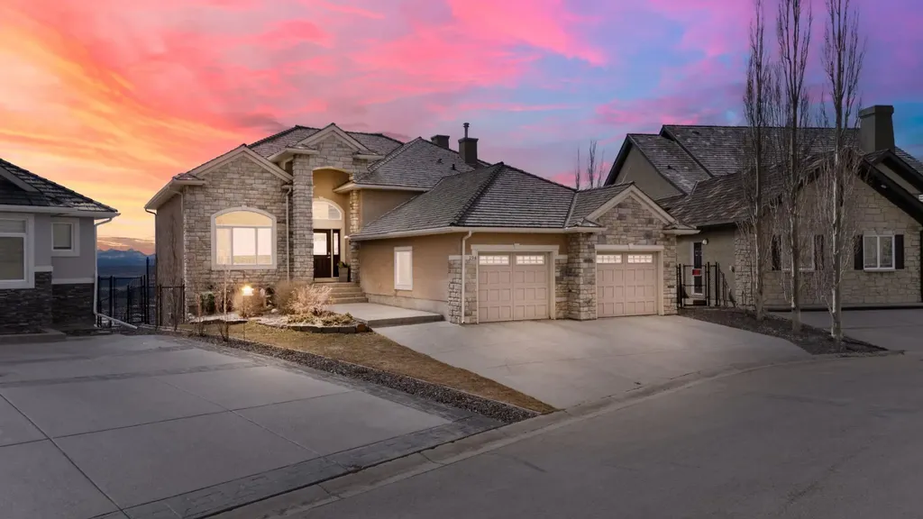 194 Gleneagles Estates Lane Cochrane AB T4C 2H8