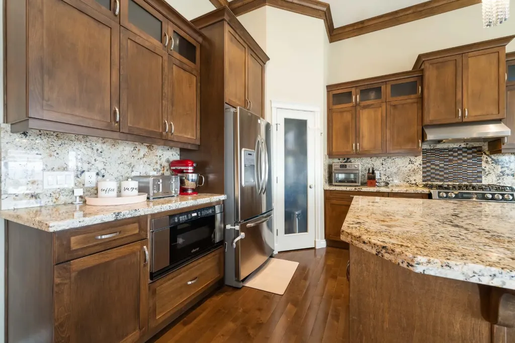 194 Gleneagles Estates Lane Cochrane AB T4C 2H8