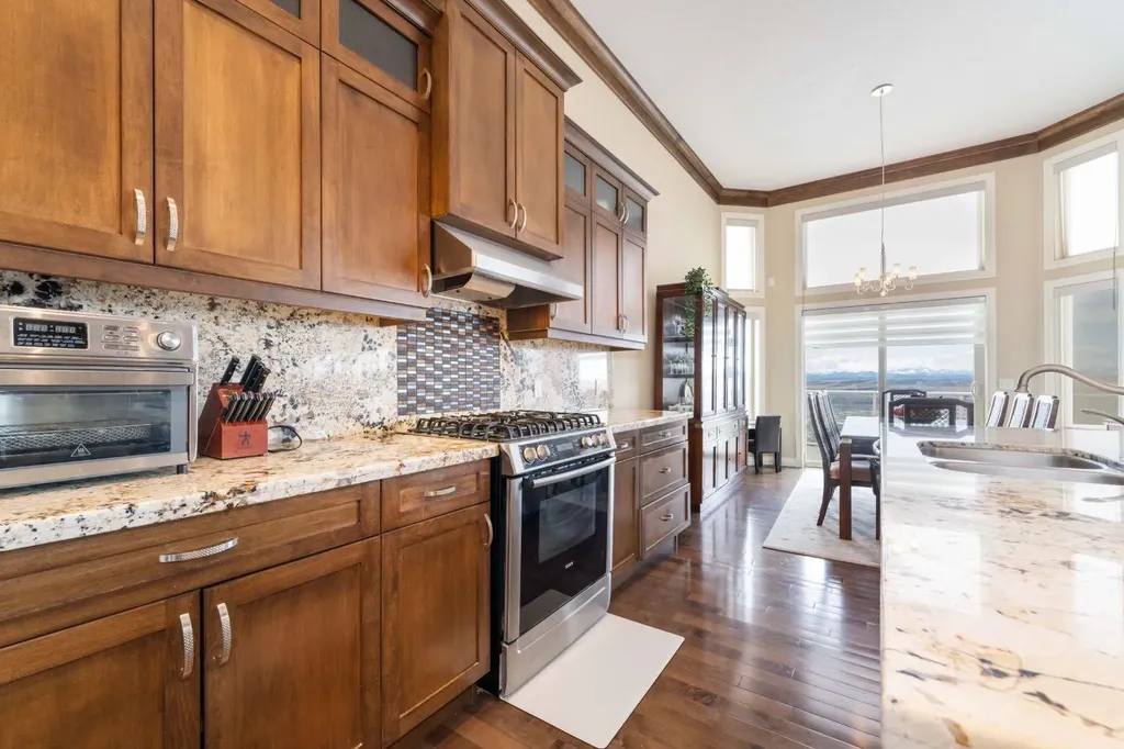 194 Gleneagles Estates Lane Cochrane AB T4C 2H8