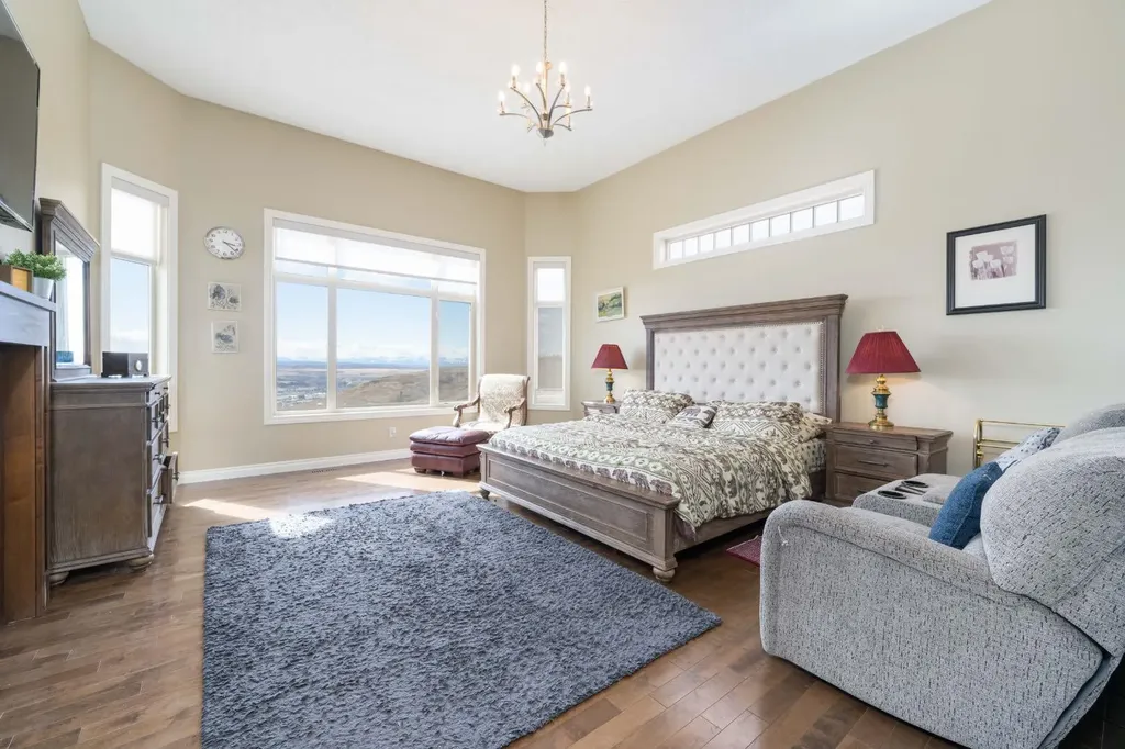 194 Gleneagles Estates Lane Cochrane AB T4C 2H8