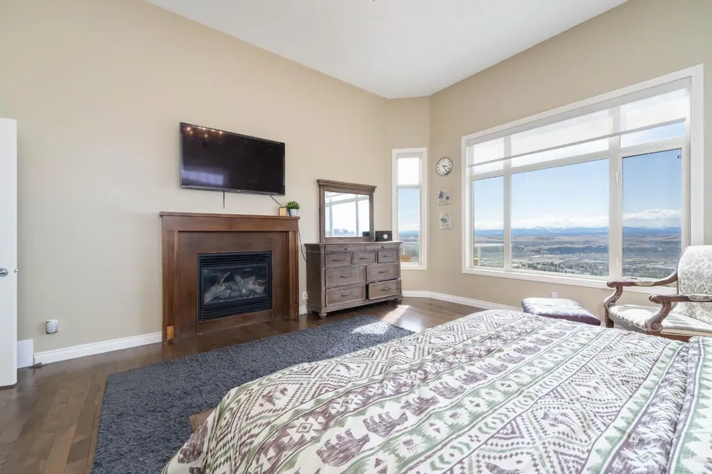 194 Gleneagles Estates Lane Cochrane AB T4C 2H8