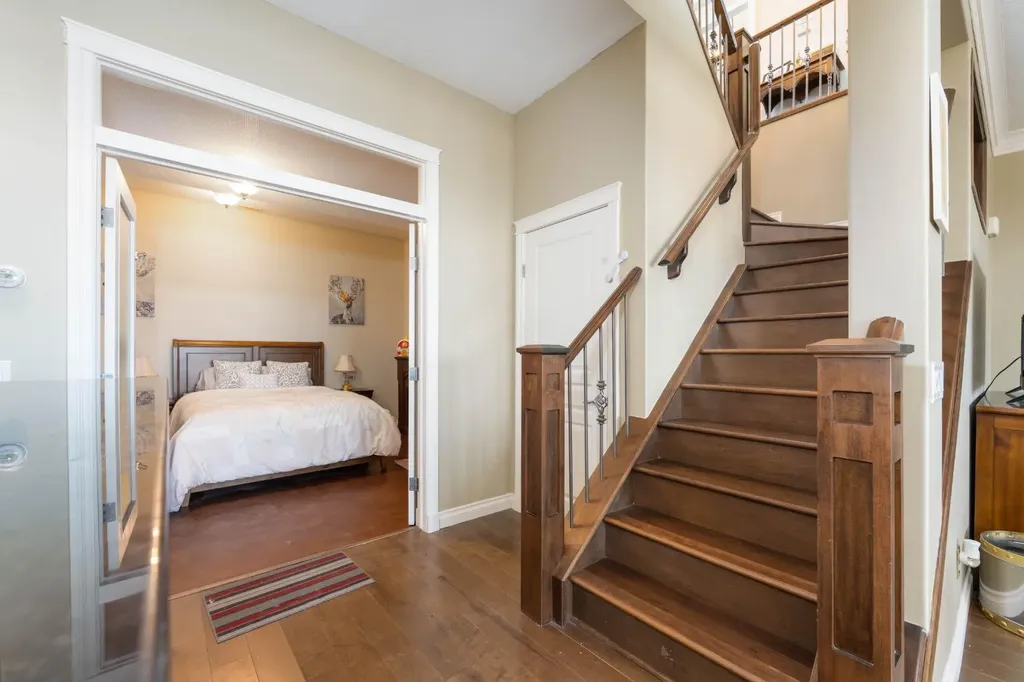 194 Gleneagles Estates Lane Cochrane AB T4C 2H8