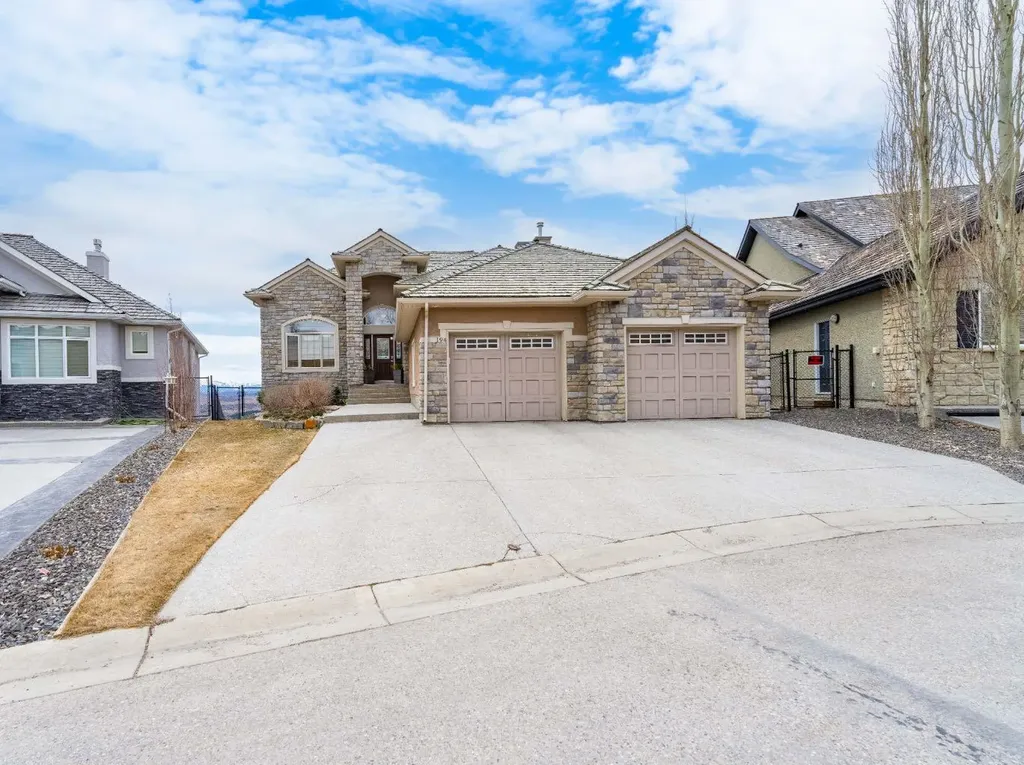 194 Gleneagles Estates Lane Cochrane AB T4C 2H8