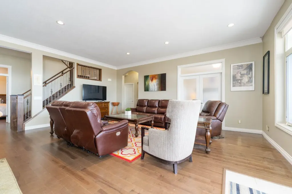 194 Gleneagles Estates Lane Cochrane AB T4C 2H8