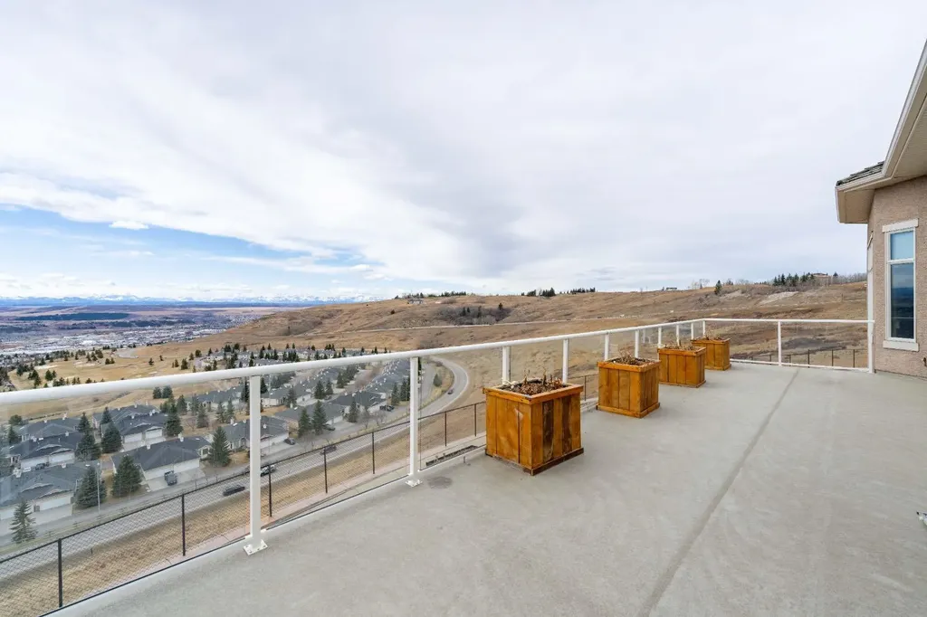 194 Gleneagles Estates Lane Cochrane AB T4C 2H8