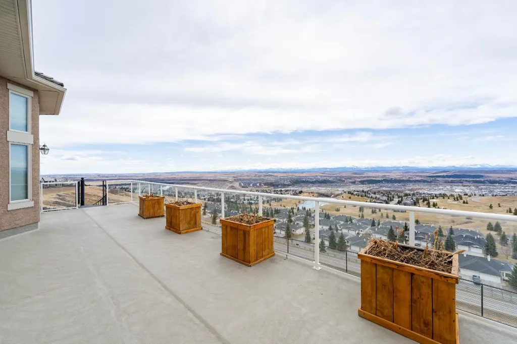 194 Gleneagles Estates Lane Cochrane AB T4C 2H8