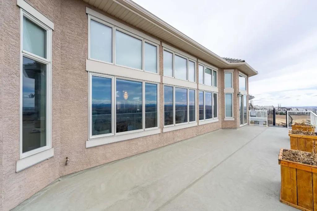 194 Gleneagles Estates Lane Cochrane AB T4C 2H8