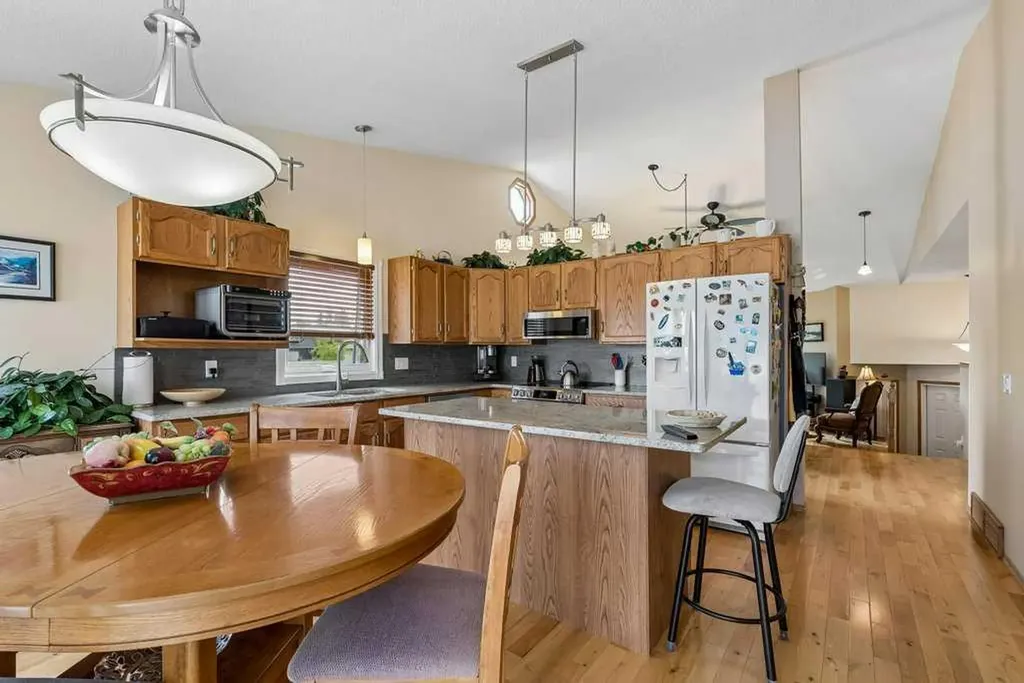 44 Macewan Ridge Gate NW Calgary AB T3K 3W2