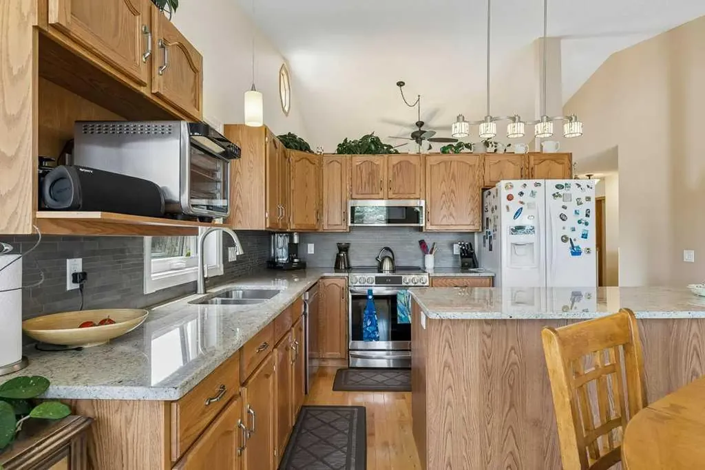 44 Macewan Ridge Gate NW Calgary AB T3K 3W2