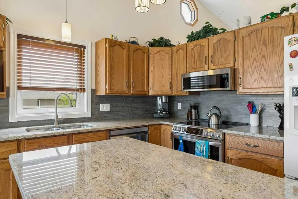 44 Macewan Ridge Gate NW Calgary AB T3K 3W2
