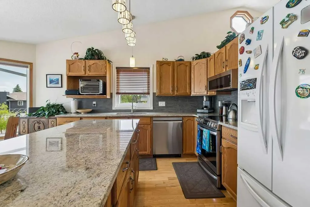 44 Macewan Ridge Gate NW Calgary AB T3K 3W2